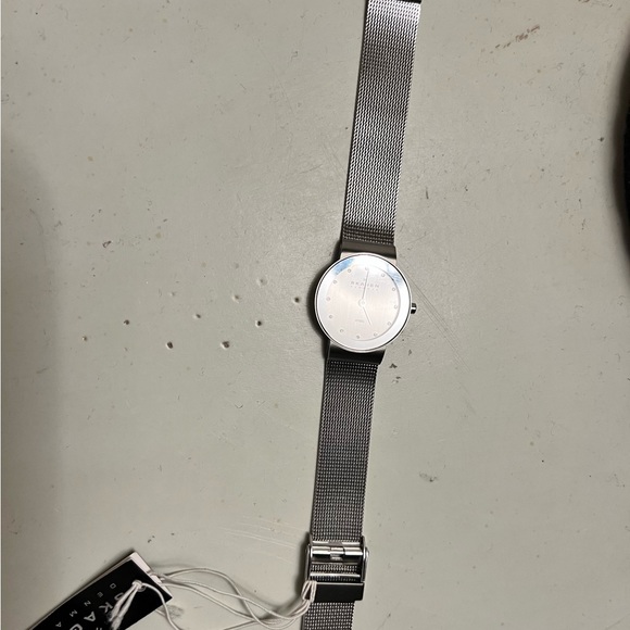 Skagen women’s watch - Picture 2 of 3